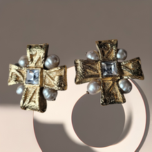 Load image into Gallery viewer, 80s Vintage Clip-On Earrings Christian Lacroix
