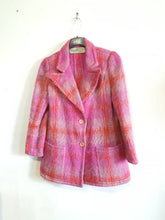 Load image into Gallery viewer, Online Vintage Shop, Vintage Clothing Boutique, Vintage, Women&#39;s Clothing, Seconhand, Distressed Vintage Designs, Sustainable Fashion
