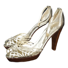 Load image into Gallery viewer, KATE SPADE Gold Heels sz. 10
