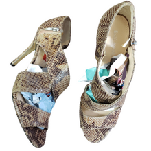 Load image into Gallery viewer, Enzo Angiolini Metz Snakeskin Heels Size 10
