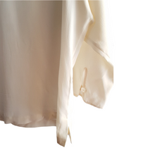 Load image into Gallery viewer, Max Mara Silk Blouse sz. 6
