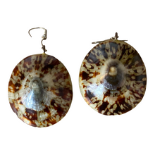 Load image into Gallery viewer, Vintage Phillippine Natural Limpet Earrings
