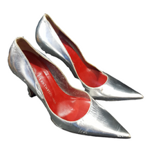 Load image into Gallery viewer, 90s Les Tropeziennes Silver Leather Pumps sz 36
