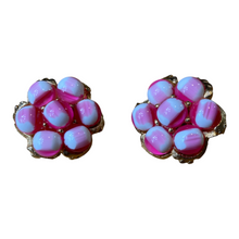 Load image into Gallery viewer, 60s Clip - On Vintage Earrings
