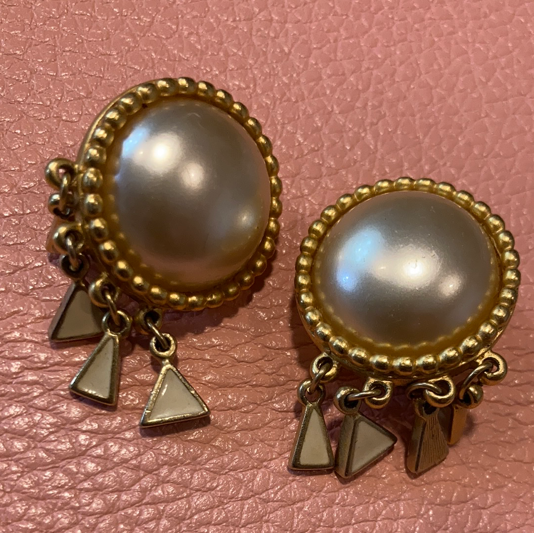 Vintage 70’s Carolee Faux Pearl and Enamel Earrings