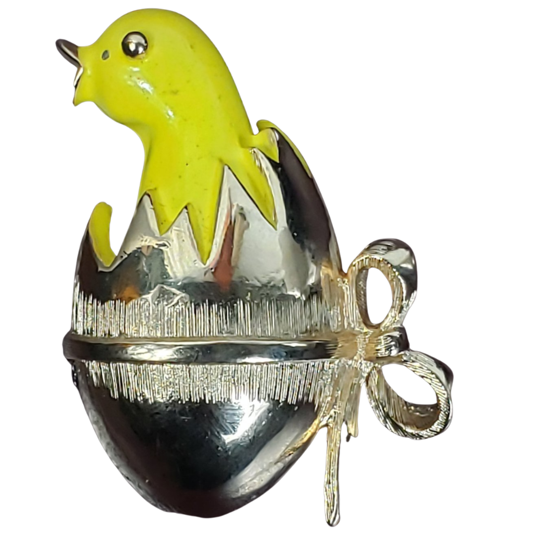 ©️Boucher Cracked Egg Enamel Brooch