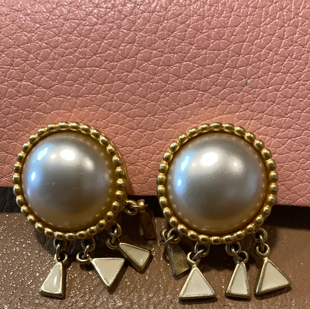 Vintage 70’s Carolee Faux Pearl and Enamel Earrings