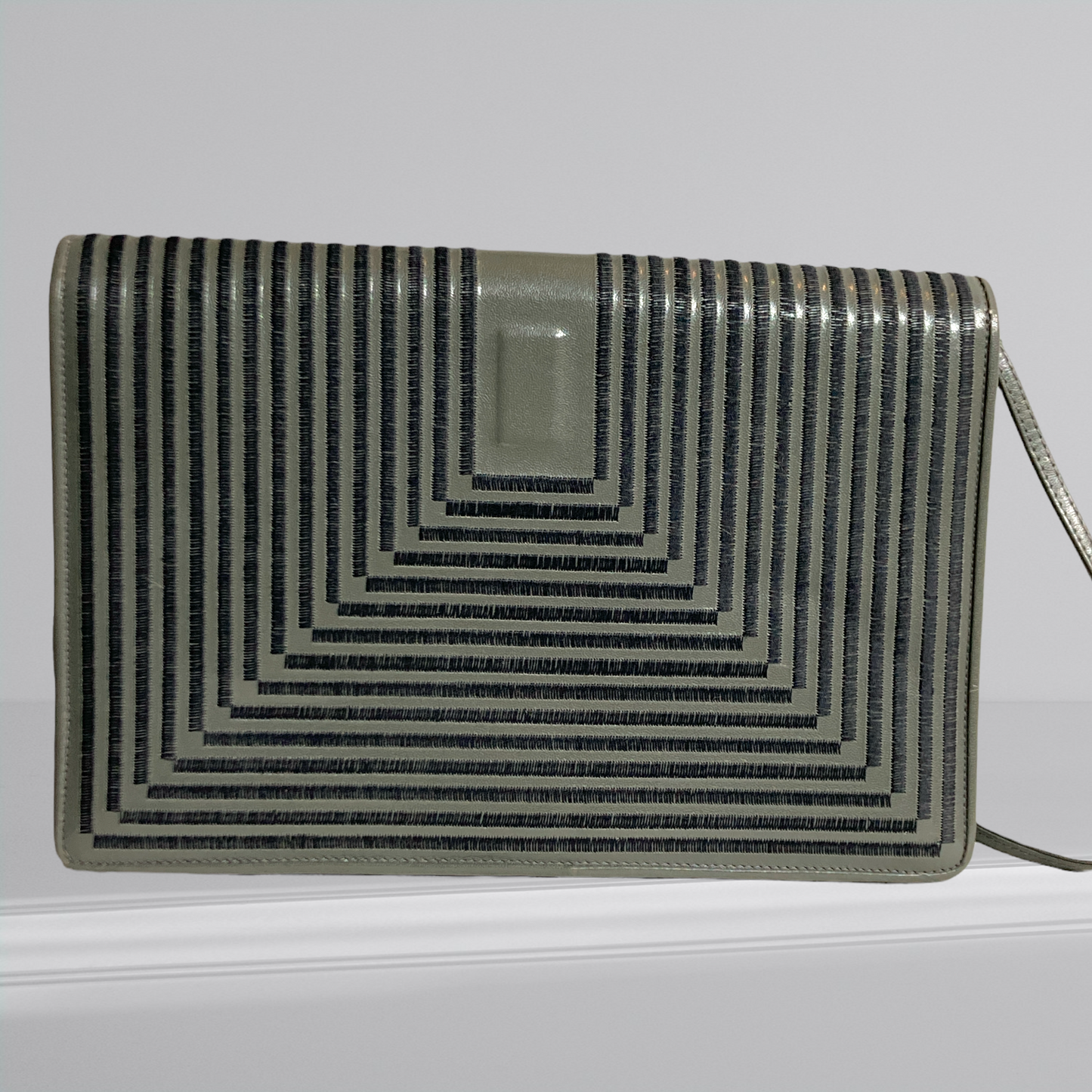 80s Grey Leather Shoulder Bag With Satin Stich Geometric Flap - Jay Herbert New York