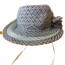 Load image into Gallery viewer, Vintage Summer Garden Hat
