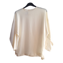 Load image into Gallery viewer, Max Mara Silk Blouse sz. 6
