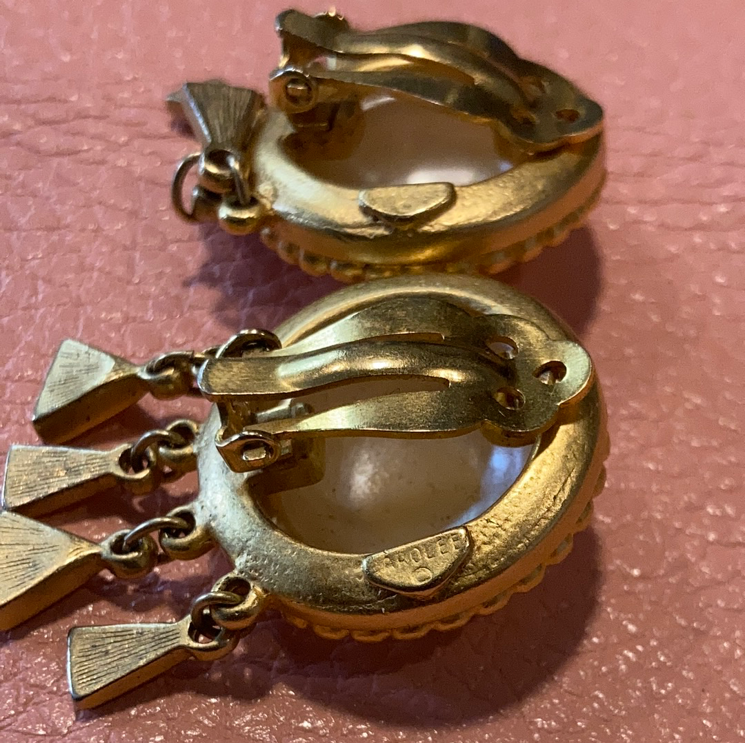 Vintage 70’s Carolee Faux Pearl and Enamel Earrings