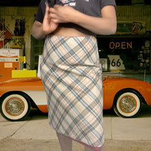 Load image into Gallery viewer, 90s Gap Plaid Wool Skirt Size Xl
