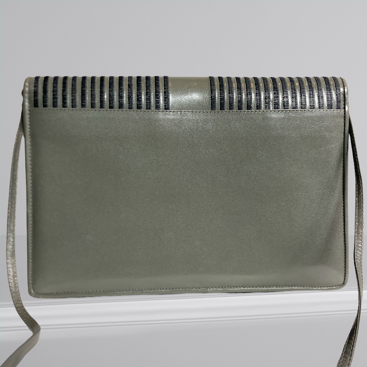 80s Grey Leather Shoulder Bag With Satin Stich Geometric Flap - Jay Herbert New York
