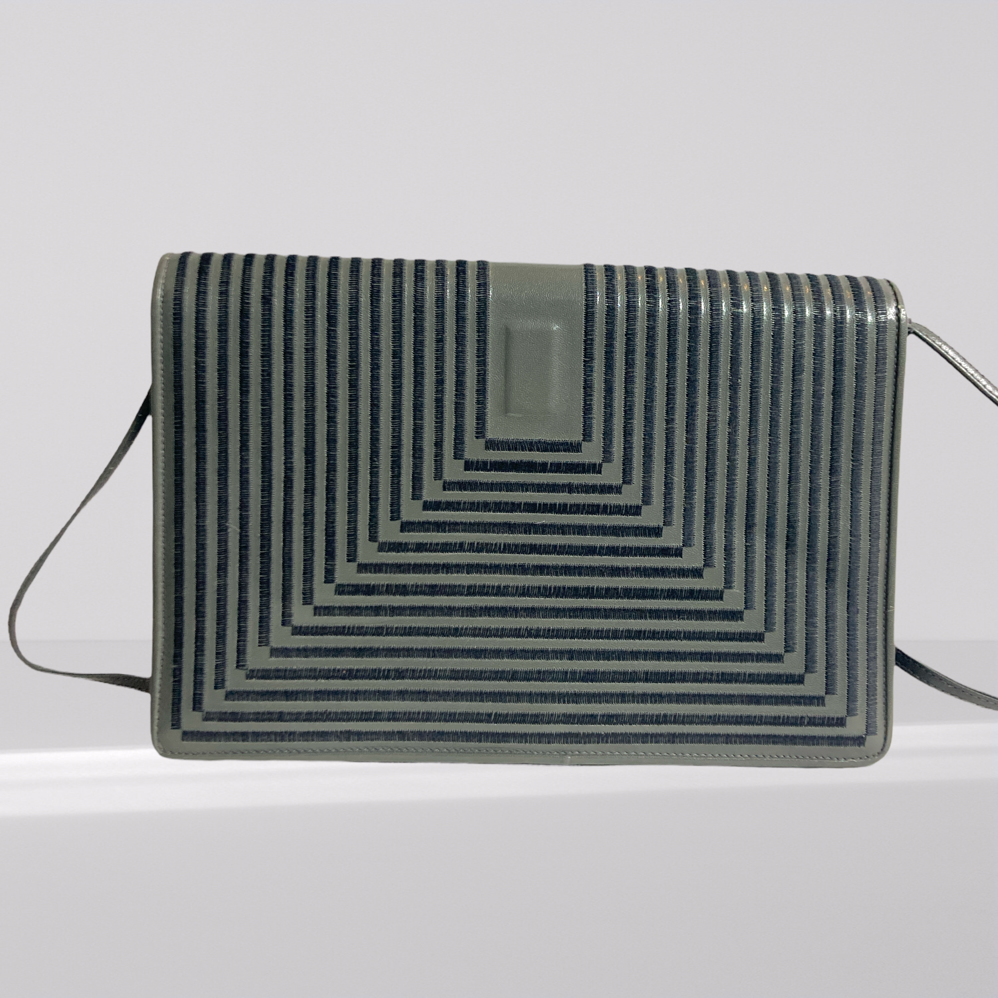 80s Grey Leather Shoulder Bag With Satin Stich Geometric Flap - Jay Herbert New York