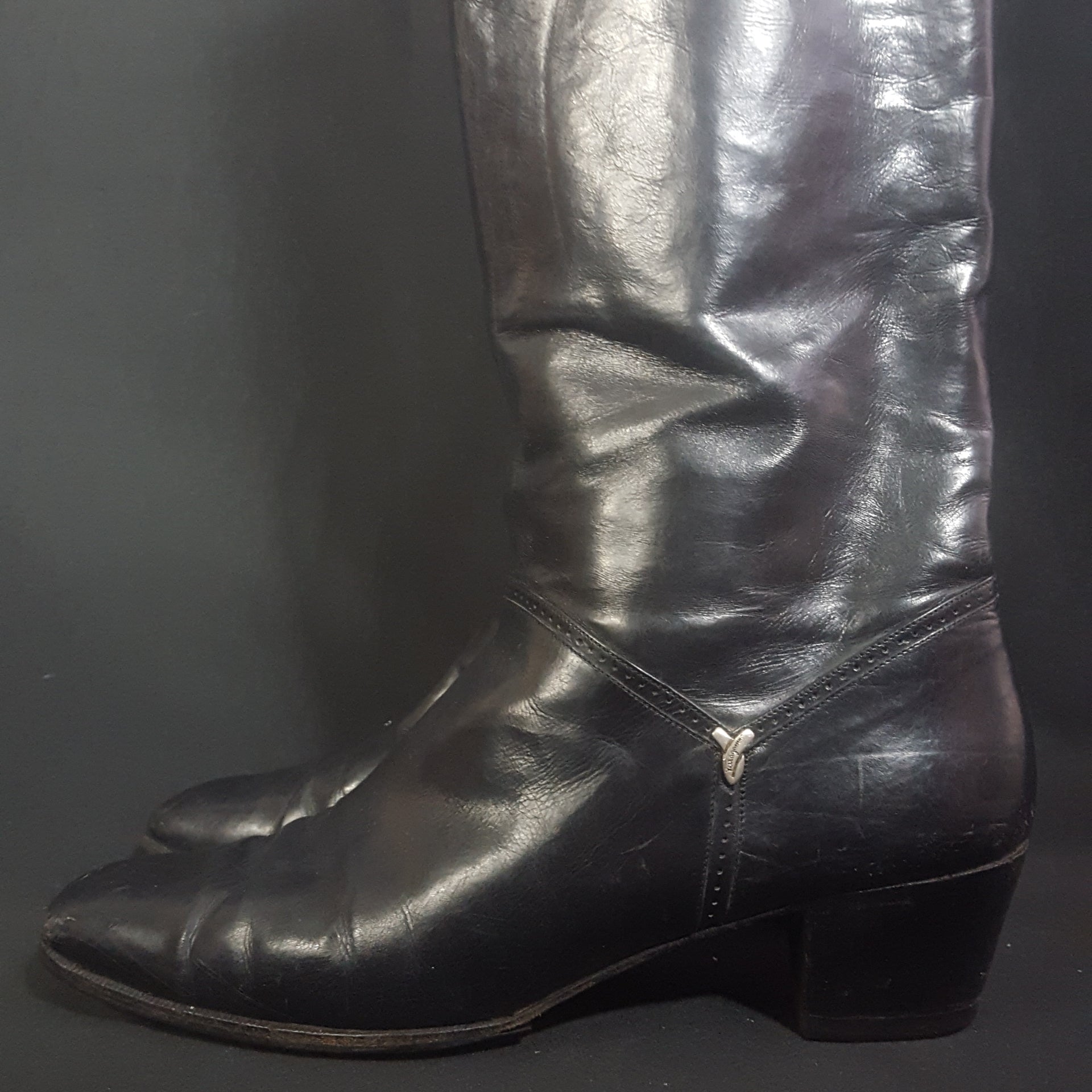 Online Vintage Shop, Vintage Clothing Boutique, Vintage, Women's Clothing, Seconhand, Distressed Vintage Designs, Sustainable Fashion