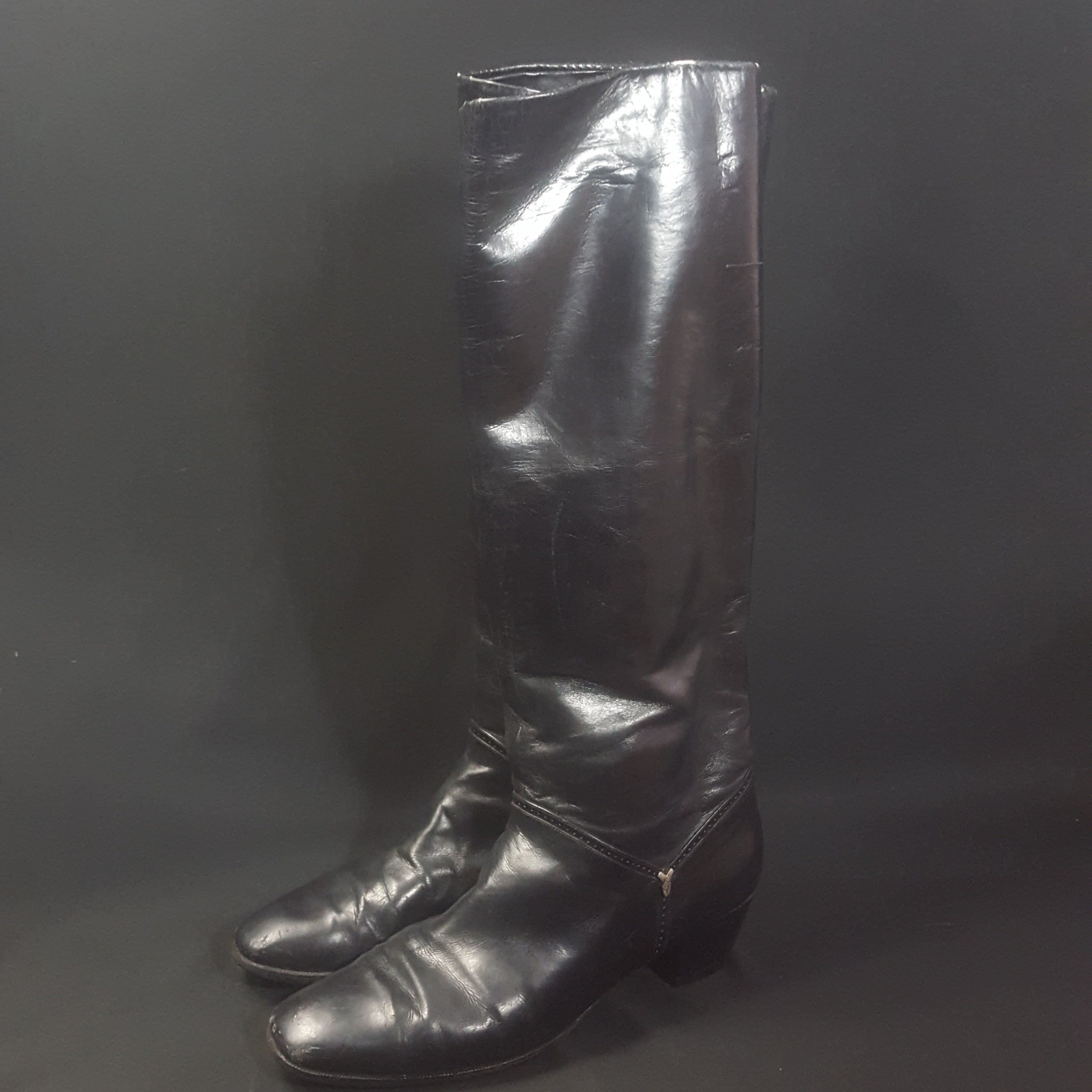 Online Vintage Shop, Vintage Clothing Boutique, Vintage, Women's Clothing, Seconhand, Distressed Vintage Designs, Sustainable Fashion