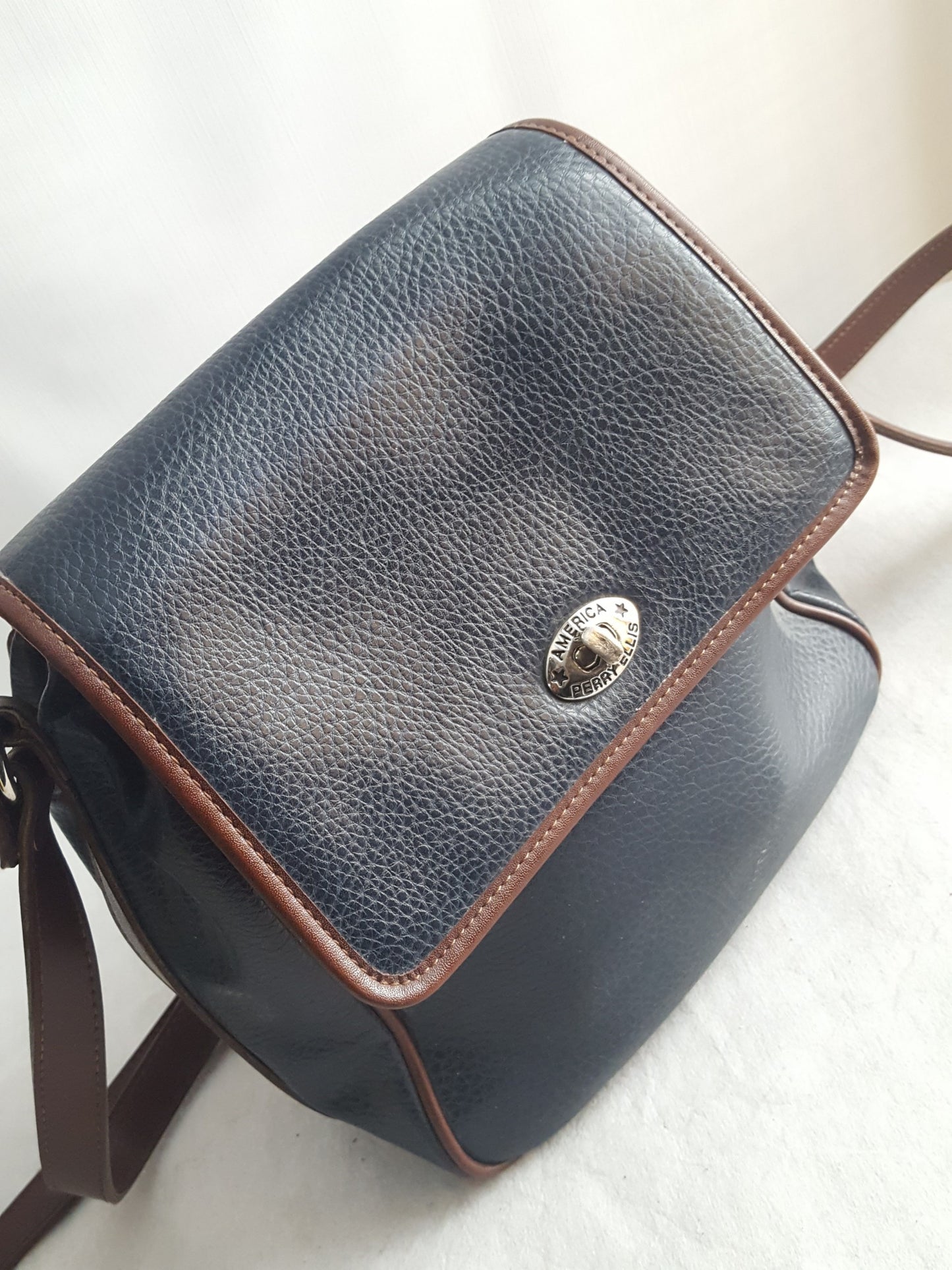 Online Vintage Shop, Vintage Clothing Boutique, Vintage, Women's Clothing, Seconhand, Distressed Vintage Designs, Sustainable Fashion