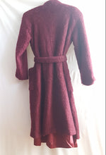 Load image into Gallery viewer, Online Vintage Shop, Vintage Clothing Boutique, Vintage, Women&#39;s Clothing, Seconhand, Distressed Vintage Designs, Sustainable Fashion
