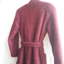 Load image into Gallery viewer, Online Vintage Shop, Vintage Clothing Boutique, Vintage, Women&#39;s Clothing, Seconhand, Distressed Vintage Designs, Sustainable Fashion
