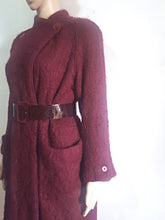 Load image into Gallery viewer, Online Vintage Shop, Vintage Clothing Boutique, Vintage, Women&#39;s Clothing, Seconhand, Distressed Vintage Designs, Sustainable Fashion
