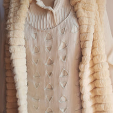 Load image into Gallery viewer, Online Vintage Shop, Vintage Clothing Boutique, Vintage, Women&#39;s Clothing, Seconhand, Distressed Vintage Designs, Sustainable Fashion
