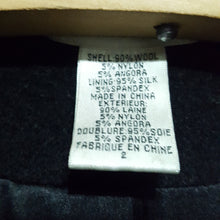 Load image into Gallery viewer, Online Vintage Shop, Vintage Clothing Boutique, Vintage, Women&#39;s Clothing, Seconhand, Distressed Vintage Designs, Sustainable Fashion
