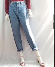 Load image into Gallery viewer, Online Vintage Shop, Vintage Clothing Boutique, Vintage, Women&#39;s Clothing, Seconhand, Distressed Vintage Designs, Sustainable Fashion