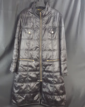 Load image into Gallery viewer, Online Vintage Shop, Vintage Clothing Boutique, Vintage, Women&#39;s Clothing, Seconhand, Distressed Vintage Designs, Sustainable Fashion

