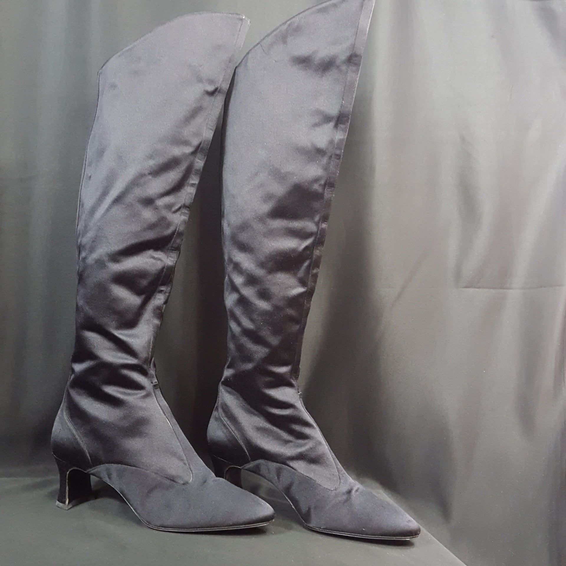 Online Vintage Shop, Vintage Clothing Boutique, Vintage, Women's Clothing, Seconhand, Distressed Vintage Designs, Sustainable Fashion