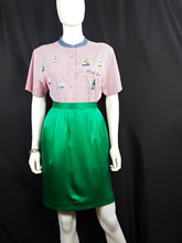 Load image into Gallery viewer, Online Vintage Shop, Vintage Clothing Boutique, Vintage, Women&#39;s Clothing, Seconhand, Distressed Vintage Designs, Sustainable Fashion
