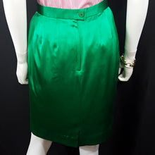 Load image into Gallery viewer, Online Vintage Shop, Vintage Clothing Boutique, Vintage, Women&#39;s Clothing, Seconhand, Distressed Vintage Designs, Sustainable Fashion
