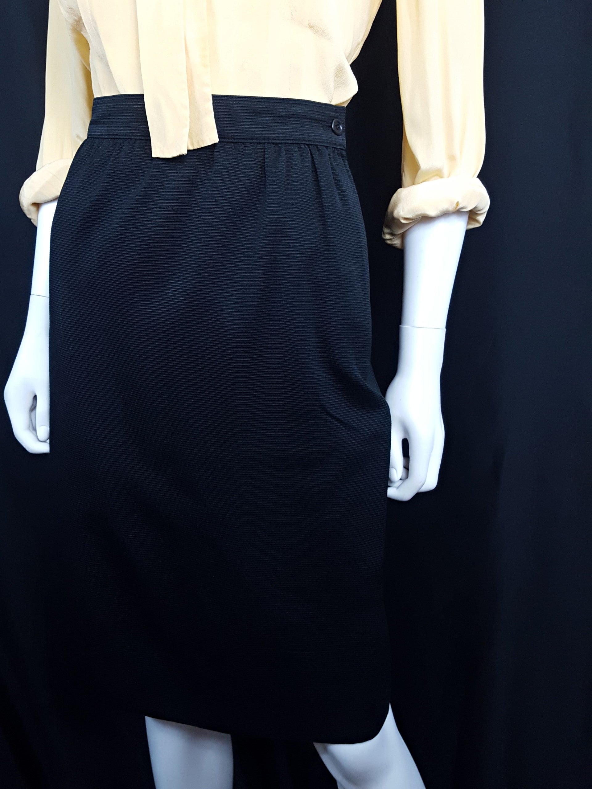 Online Vintage Shop, Vintage Clothing Boutique, Vintage, Women's Clothing, Seconhand, Distressed Vintage Designs, Sustainable Fashion