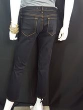 Load image into Gallery viewer, Online Vintage Shop, Vintage Clothing Boutique, Vintage, Women&#39;s Clothing, Seconhand, Distressed Vintage Designs, Sustainable Fashion
