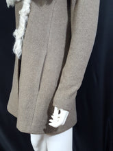 Load image into Gallery viewer, Online Vintage Shop, Vintage Clothing Boutique, Vintage, Women&#39;s Clothing, Seconhand, Distressed Vintage Designs, Sustainable Fashion
